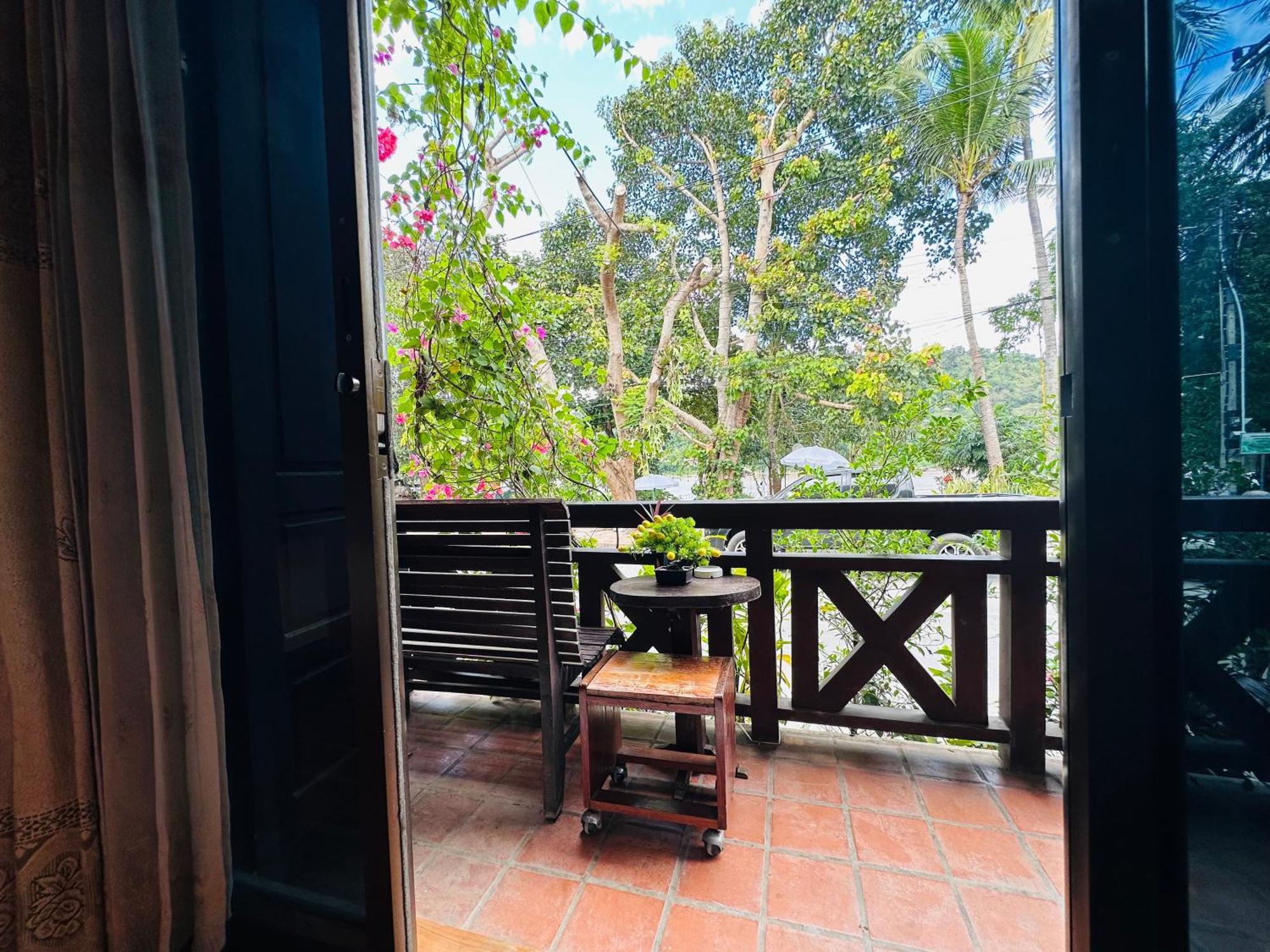 Anisa Mekong Riverside Villa Luang Prabang Exterior photo